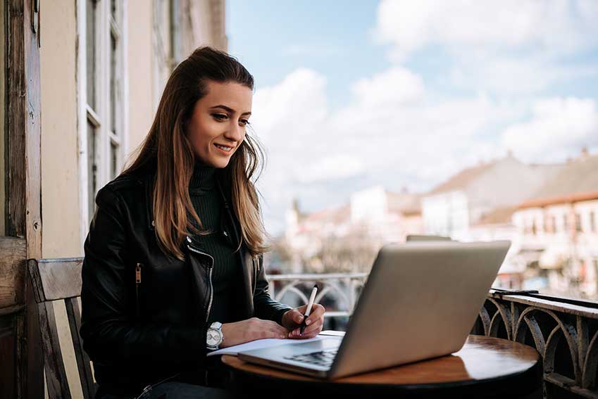 Cómo seguir practicando inglés sin salir de casa